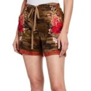 Johnny Was Linen Camo Shorts Floral Embroidery Detail